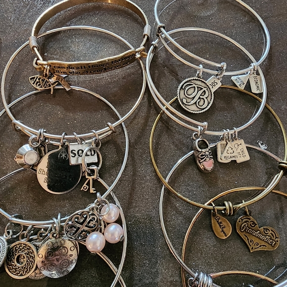 Alex & Ani type style jewelry lot of 25 bangle charm bracelets tree cross misc - Picture 4 of 11